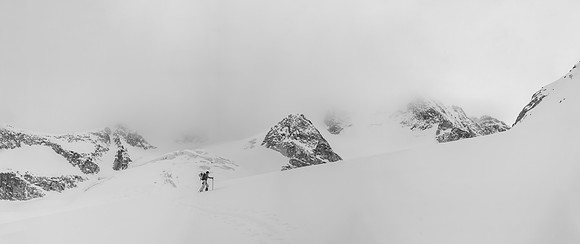 Kubik Skinning Pano Bigger B&W
